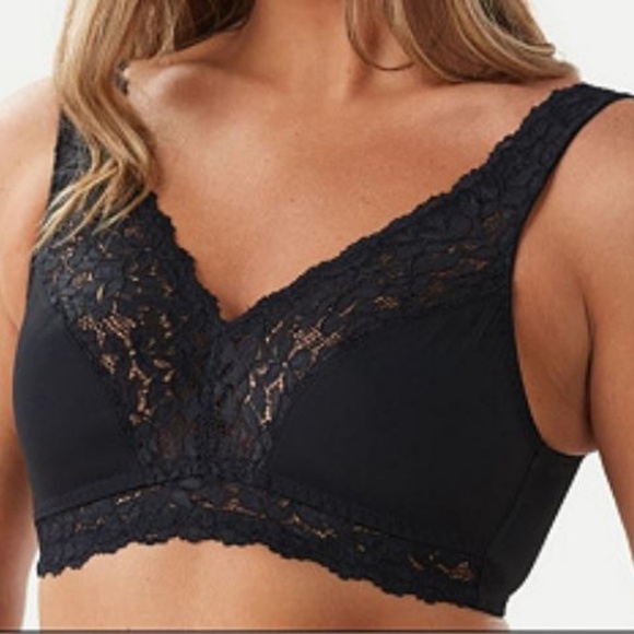 Breezies Other - Breezies~Set of 2~Soft Support Lace Wirefree Bras